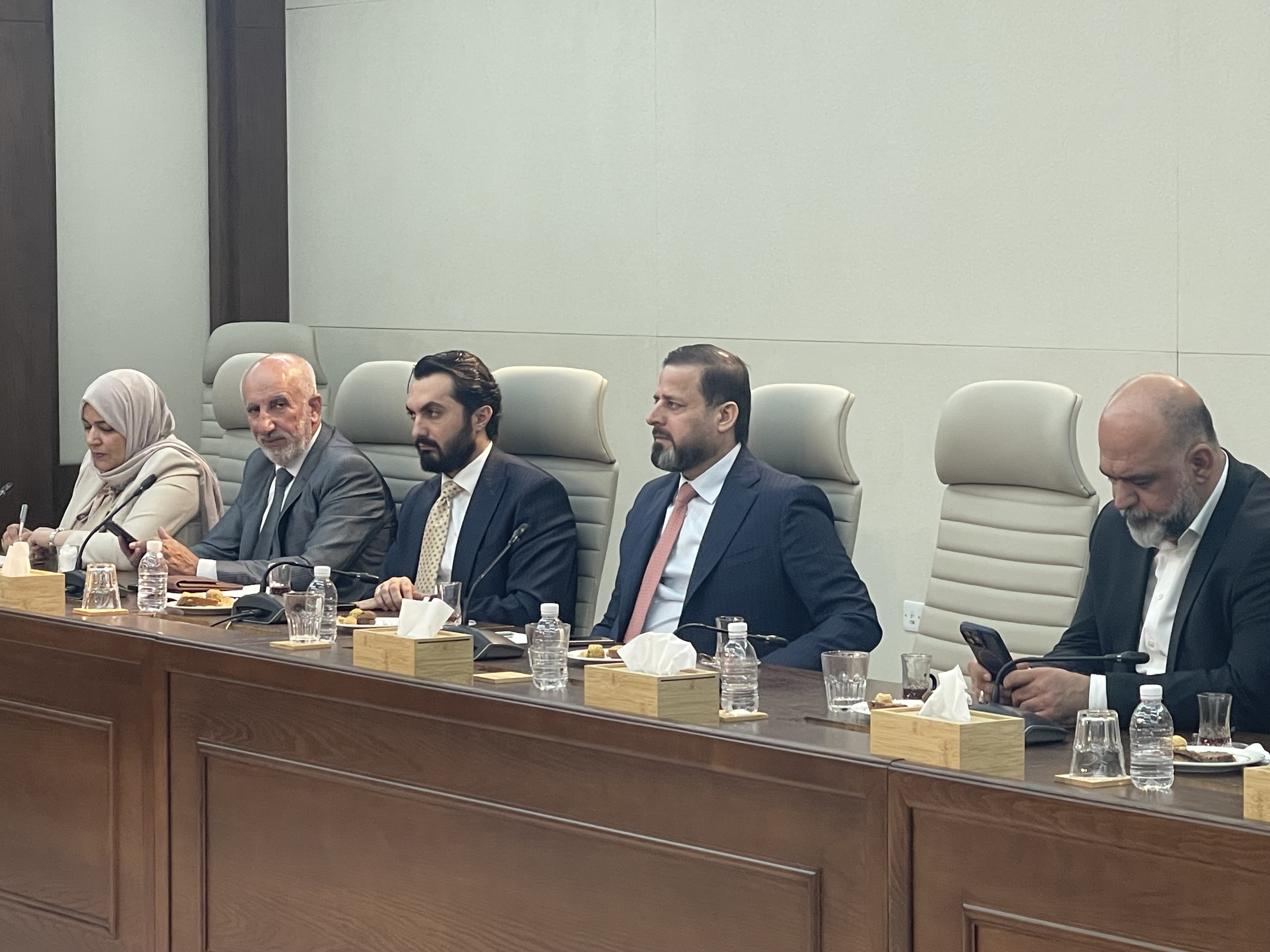 نحو موازنة أقل اعتماداً على النفط.. اجتماع نيابي مع وزير المالية لبحث مسودة مشروع قانون الموازنة