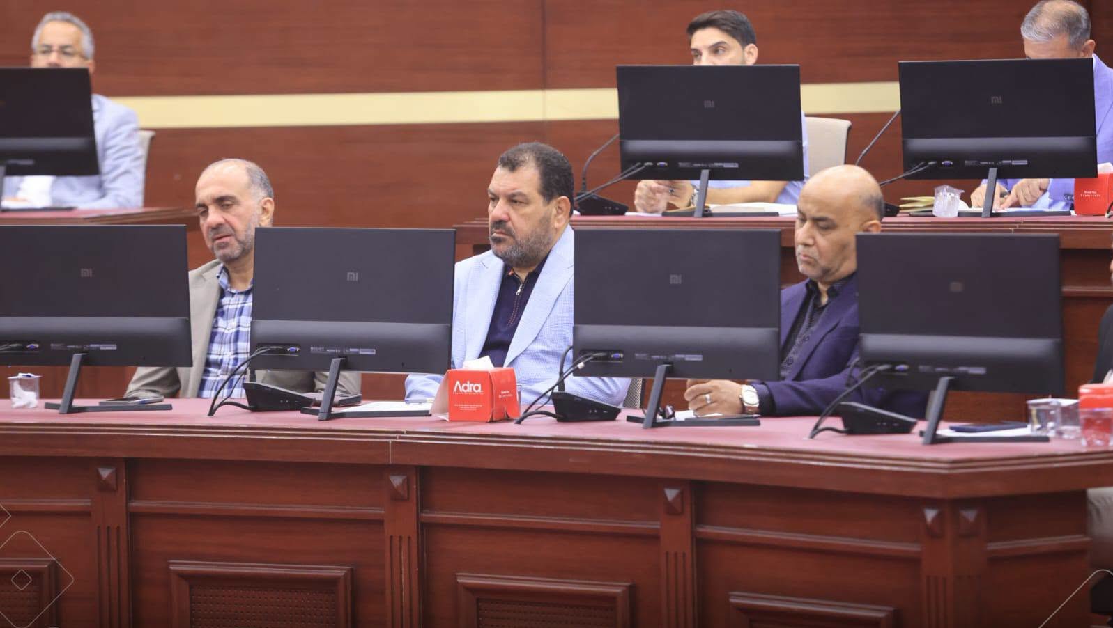 محافظة النجف تناقش مستوى الأداء الحكومي في دوائرها