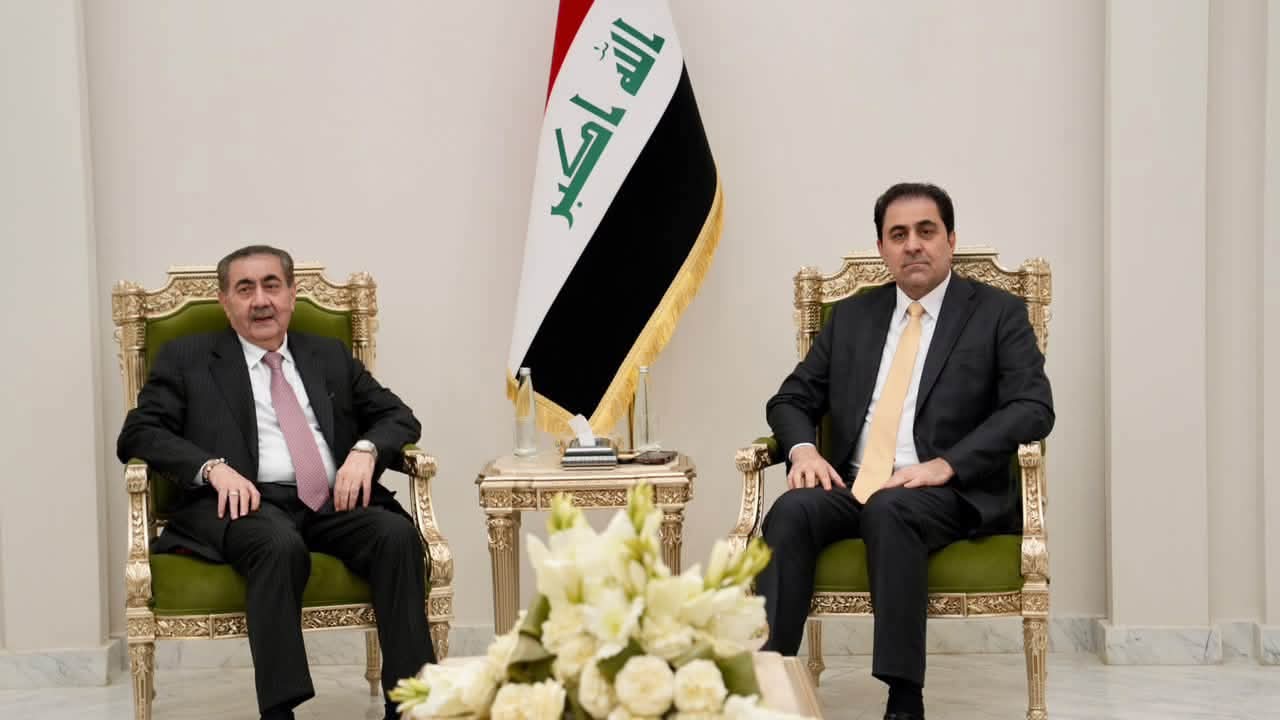 المندلاوي وزيباري يبحثان تنسيق الجهود لمعالجة الملفات العالقة بين الحكومة والإقليم